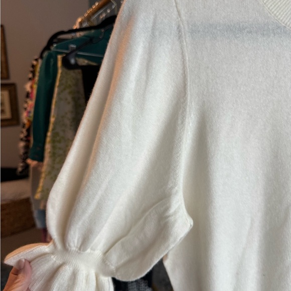 PAIGE Ivory Ruffle Knit Top Sabelina Merino Wool
Blend Sweater SZ M - Picture 4 of 9